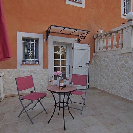 Chez Amali - Stielvolle Ferienwohnung In Der Provence Mit Terrasse برينيول المظهر الخارجي الصورة