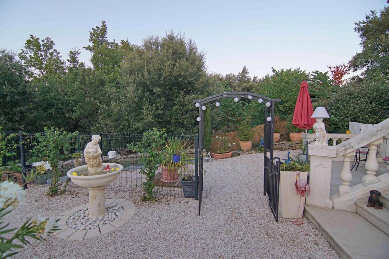 Chez Amali - Stielvolle Ferienwohnung In Der Provence Mit Terrasse برينيول المظهر الخارجي الصورة