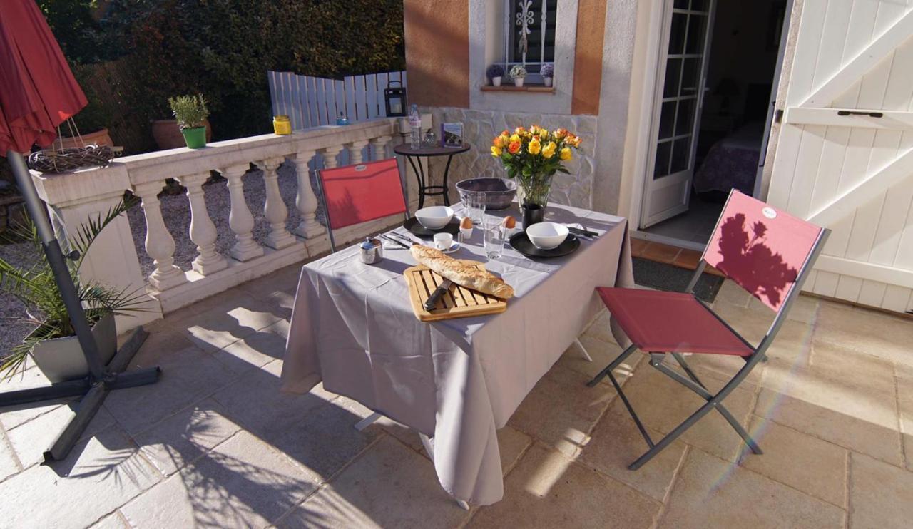 Chez Amali - Stielvolle Ferienwohnung In Der Provence Mit Terrasse برينيول المظهر الخارجي الصورة