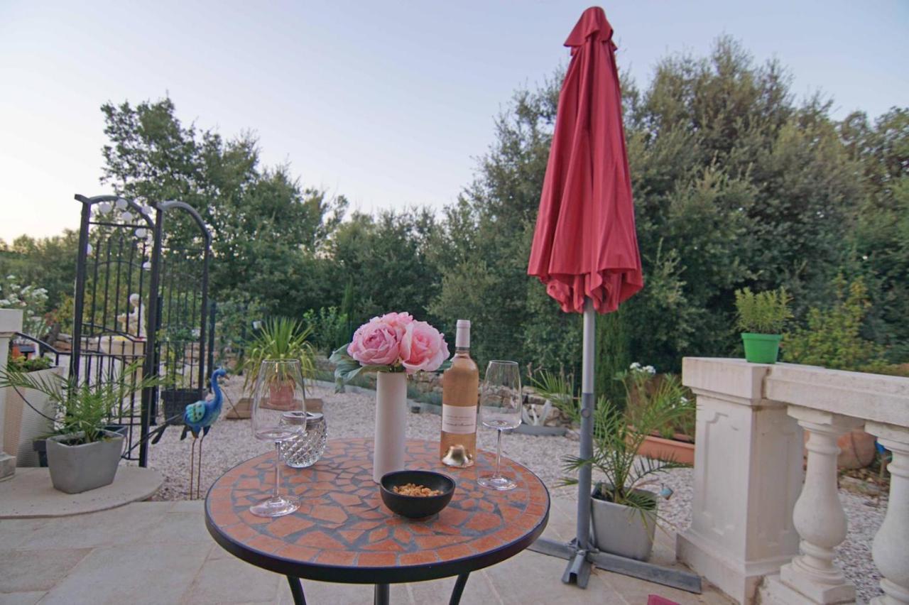 Chez Amali - Stielvolle Ferienwohnung In Der Provence Mit Terrasse برينيول المظهر الخارجي الصورة