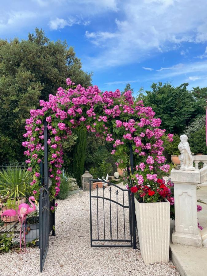 Chez Amali - Stielvolle Ferienwohnung In Der Provence Mit Terrasse برينيول المظهر الخارجي الصورة
